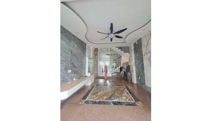 SÁT CHỢ KỀ TRƯỜNG KHU PHÂN LÔ LIỀN KỀ - ĐƯỜNG SỐ 18 - 4 TẦNG - 44M2 GIÁ CHỈ 4.X TỶ